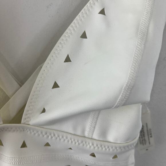 Gigi C Eden White Sport Bra Plunge Neck Laser Cut Criss-Cross Strap Size X-Small - Picture 4 of 6